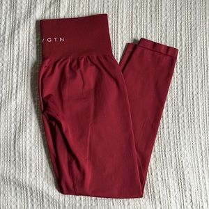 Carmine Solid Seamless Leggings